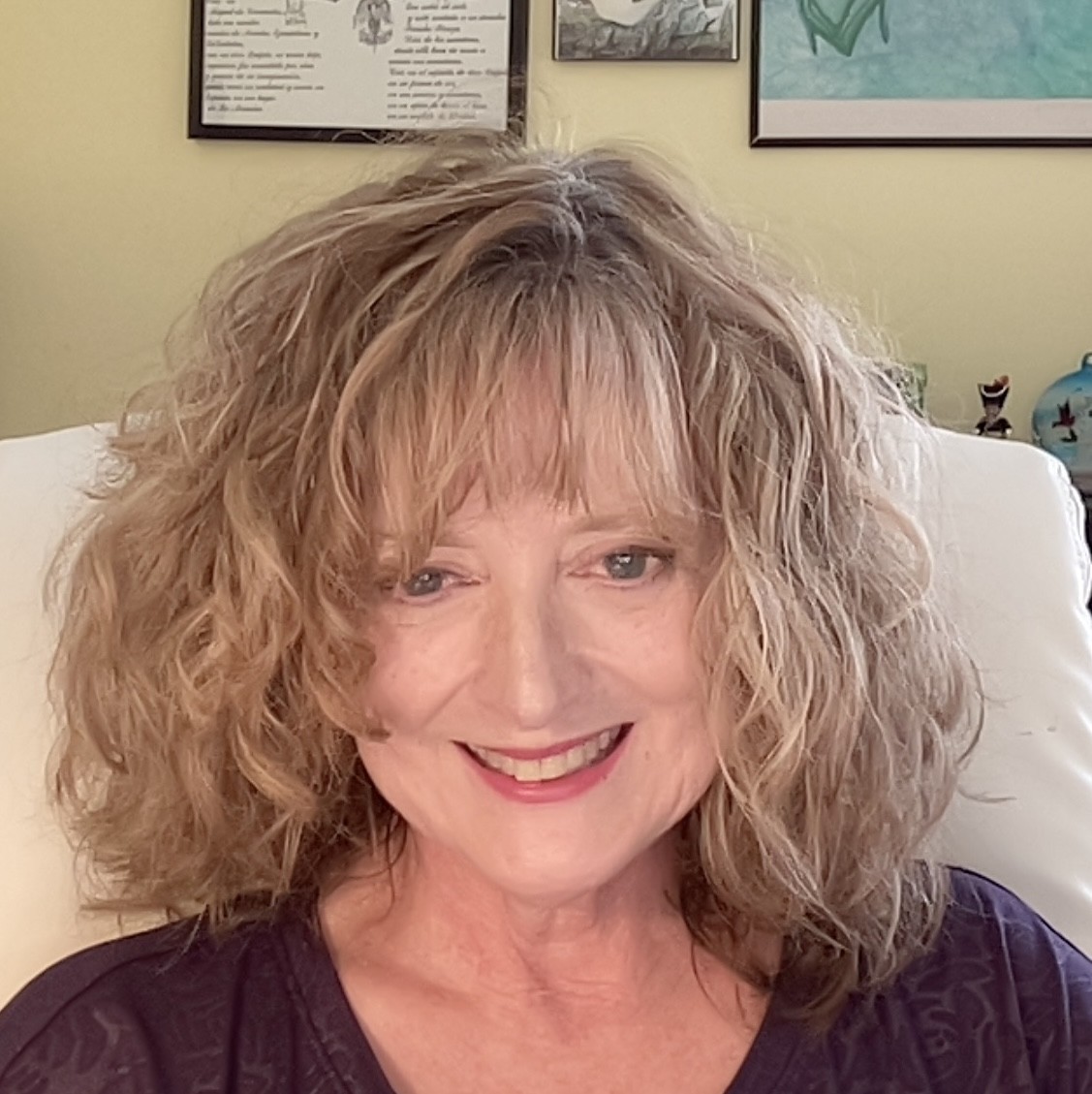 Kim Simpson, terapeuta bilingüe que ofrece telesalud en Carolina del Norte